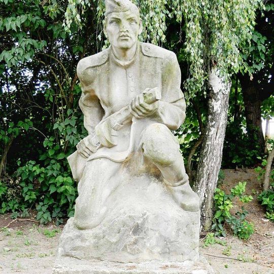 Pomník padlých - socha v Brníkově