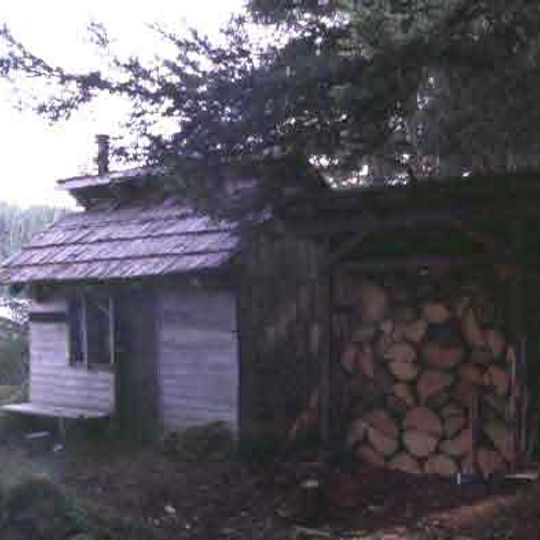 Distin Lake Shelter Cabin