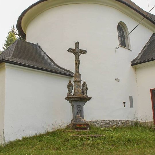 Kříž v Nových Losinách vedle kostela