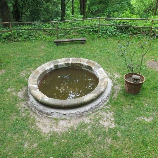 Kašna na terase hradu Hauenštejn