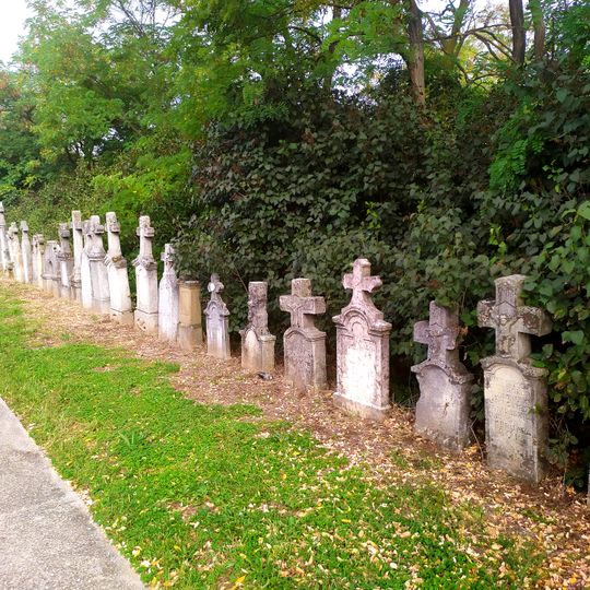 Fragmenty náhrobníkov