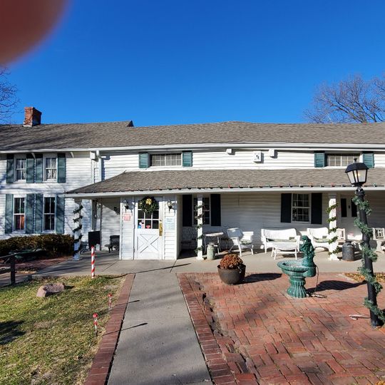 Stroud's Oak Ridge Manor