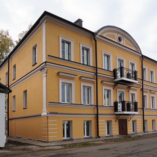 Жилой дом с казенной винной лавкой