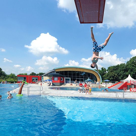 Deichwelle Allwetterbad