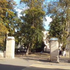 Ограда с калиткой и двумя воротами (Красносельский)