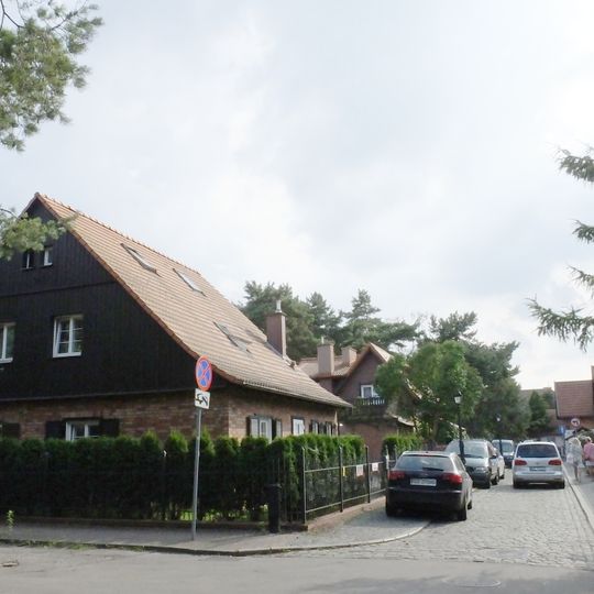 Dom przy ulicy Emilii Plater 20-22