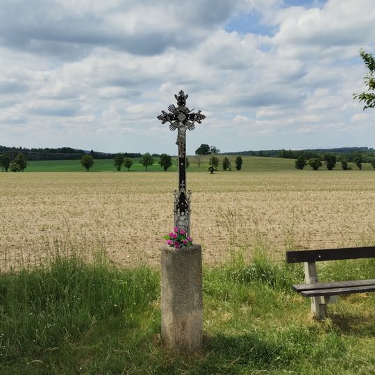 Kříž na cestě k Nejsvětější trojici