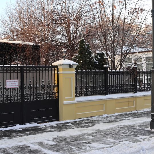 Ограда с воротами