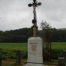 Kříž v Drahkově na rozcestí