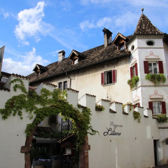 Paulser Dorfkeller, Paulser Straße 06-10