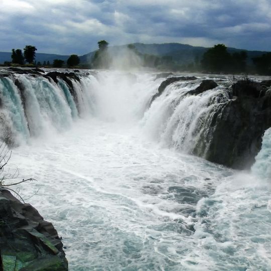 Hogenakkal Falls