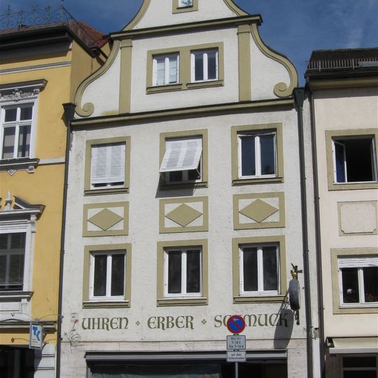 Wohn- und Geschäftshaus