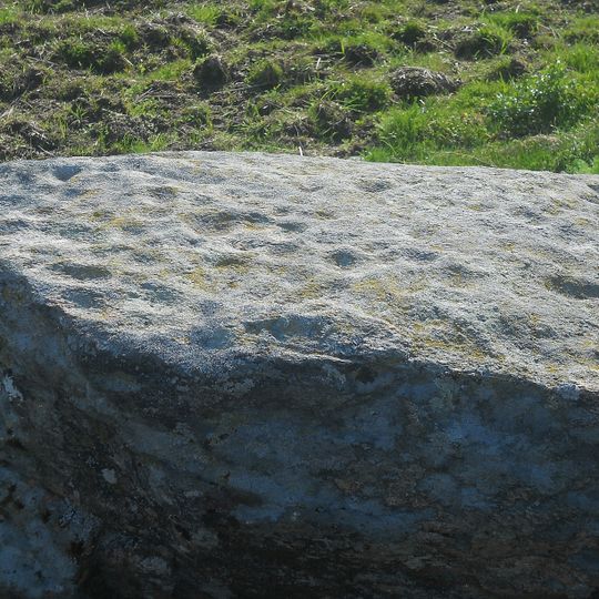 Elekšu dobumakmens - kulta vieta