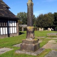 Churchyard cross at St James' and St Paul's Church