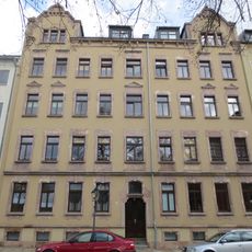 Mietshaus in geschlossener Bebauung Agnesstraße 16