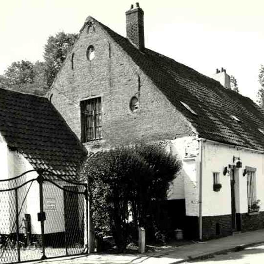 Twee boerenwoningen aan Molenweg 57