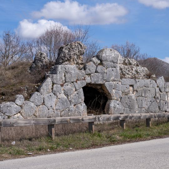 Acquedotto romano di Alba Fucens