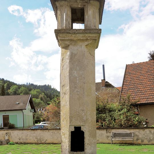Lichtsäule am Friedhof
