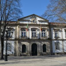 Edifício da Câmara Municipal de Viseu (Paços do Concelho), incluindo o património móvel integrado