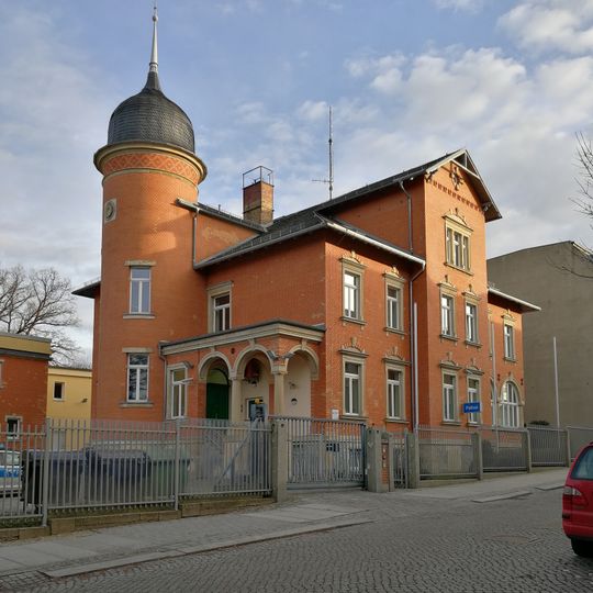 Villa in offener Bebauung Poststraße 4