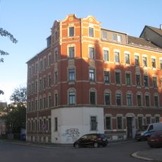 Mietshaus in ehemals geschlossener Bebauung in Ecklage Jahnstraße 37