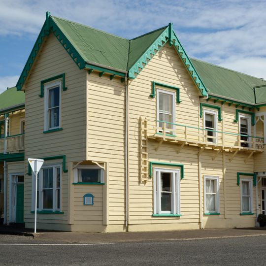 Lady Bowen Hotel
