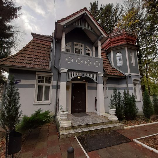 Здание общественное