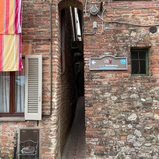 Vicolo Baciadonne