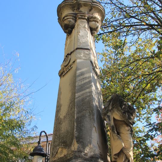 Кameni kip Svetog Trojstva