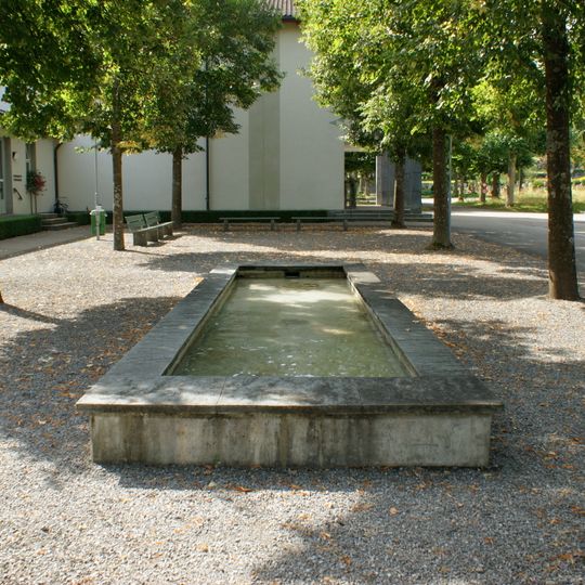 Zierbrunnen Eingang Schosshaldenfriedhof