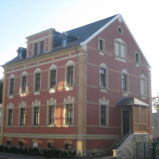 Mietshaus in offener Bebauung, mit Vorgarten Chemnitztalstraße 139