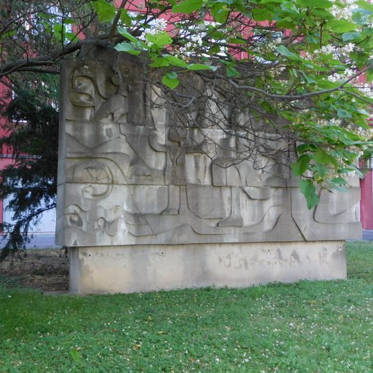 Betonová plastika v Litoměřické ulici na Proseku