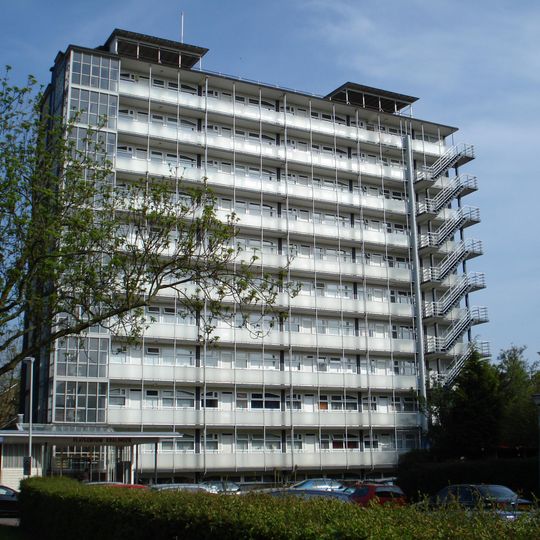 Kralingse Plaslaanflat