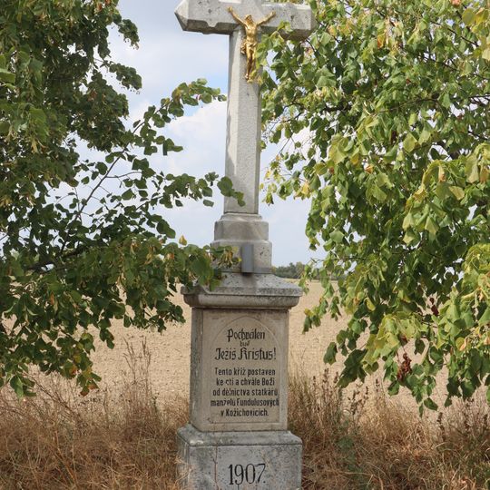 Kříž na rozcestí u Kožichovic