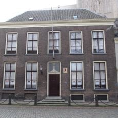 Pand onder dwars schilddak