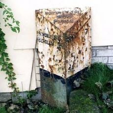 Milepost, between Norton Green & Norton-in-the-Moors, W of Endon village