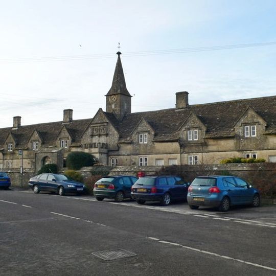 Crispe Almshouses And Chapel