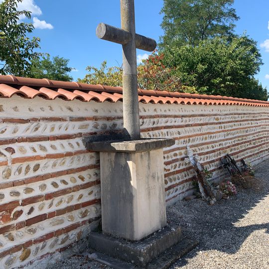 Cemetery cross of Châtenay