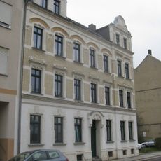 Mietshaus in ehemals geschlossener Bebauung Rudolf-Liebold-Straße 26