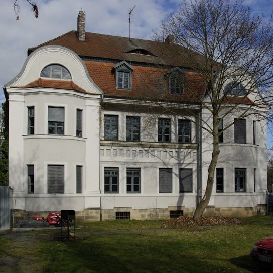 Katholischer Kirchenplatz 9