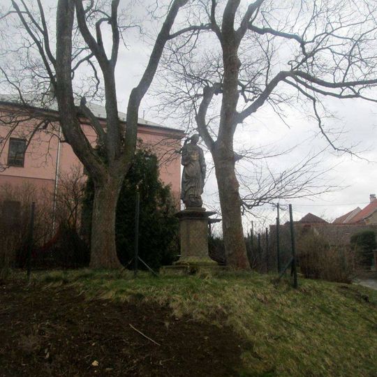 Socha svaté Anny v Liticích u kostela