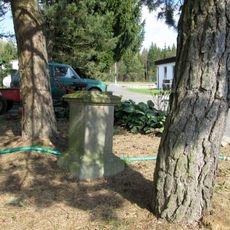 Kříž v Melchiorově Huti u budovy