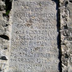 Pomník padlým na rozcestí ve Velkém Újezdu