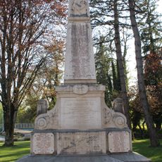 Monument aux morts de Montréal-la-Cluse
