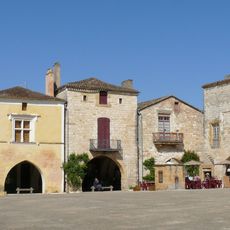Maison d'angle à couvert, 37 rue Saint-Jacques, 8 rue de la Porte-Campan