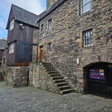 Outlander Location, Carfax Close