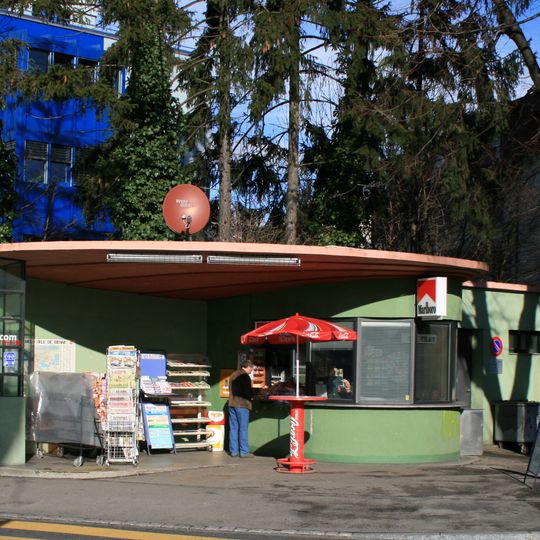 Abribus des transports publics de la ville