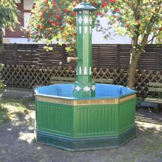 Brunnen bei Hauptstraße 37