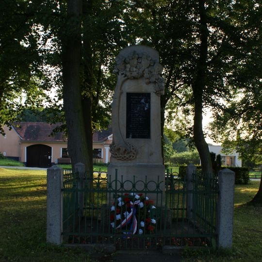 Pomník padlým v Ražicích