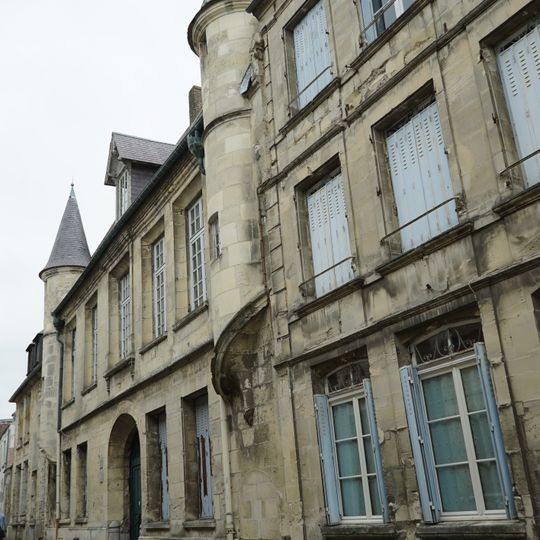 Petit-Saint-Nicolas, 8 rue du 13 Octobre 1918,